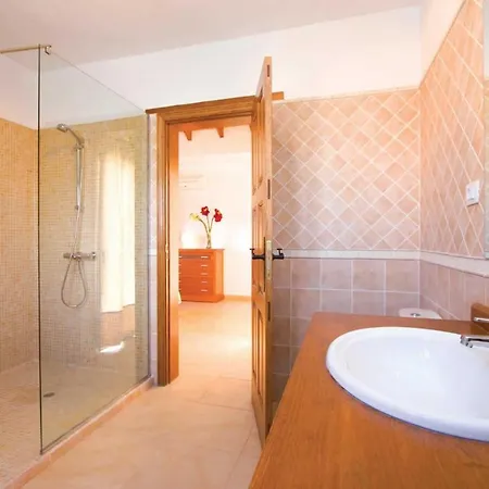 Sleeps 8 Air Con Wifi Lajares