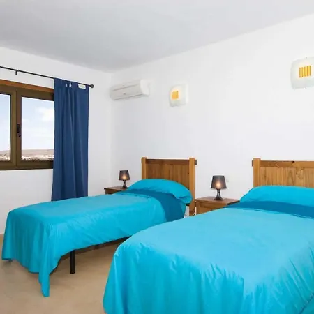 Sleeps 8 Air Con Wifi Villa *